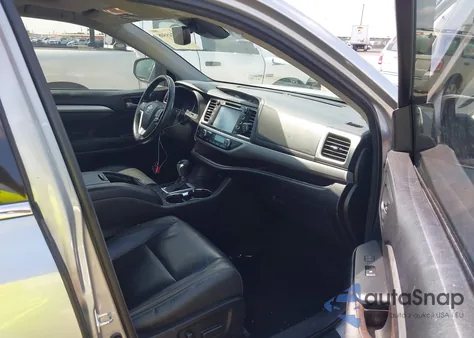 2017 Toyota Highlander Xle z USA, uszkodzony, nr VIN 5TDKZRFHXHS188910